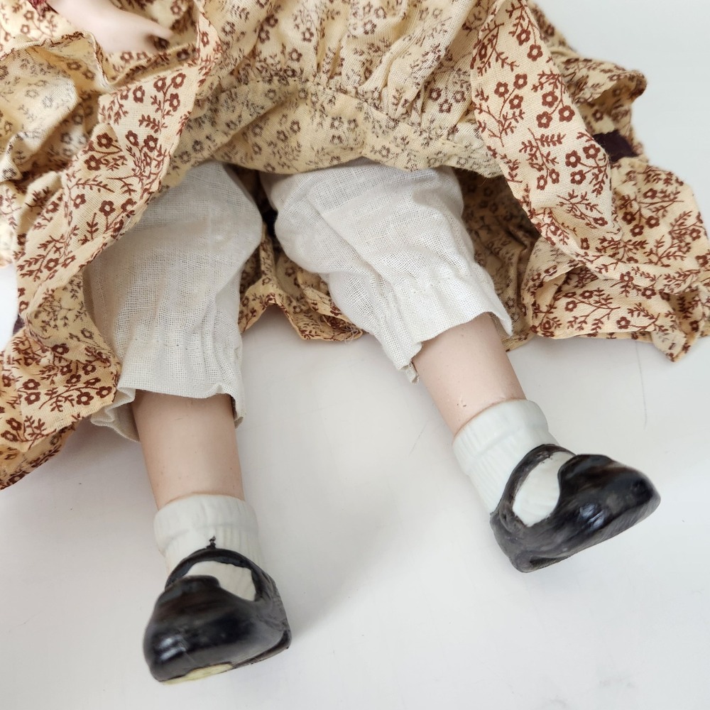 HAUNTED Collectors Porcelain Bradley Doll Blonde Hair Blue Eye Certificate BR121 - Picture 8 of 12